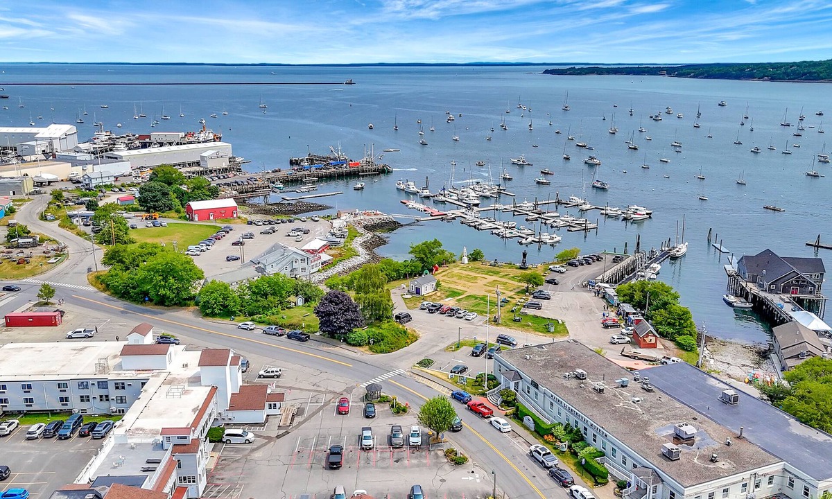 Rockland Hotel | Harborline Hotel