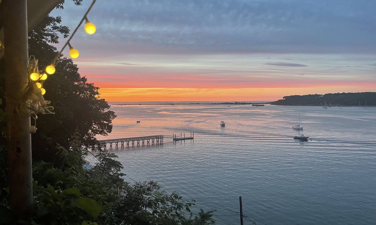 Poquott House | Harborside Serenity