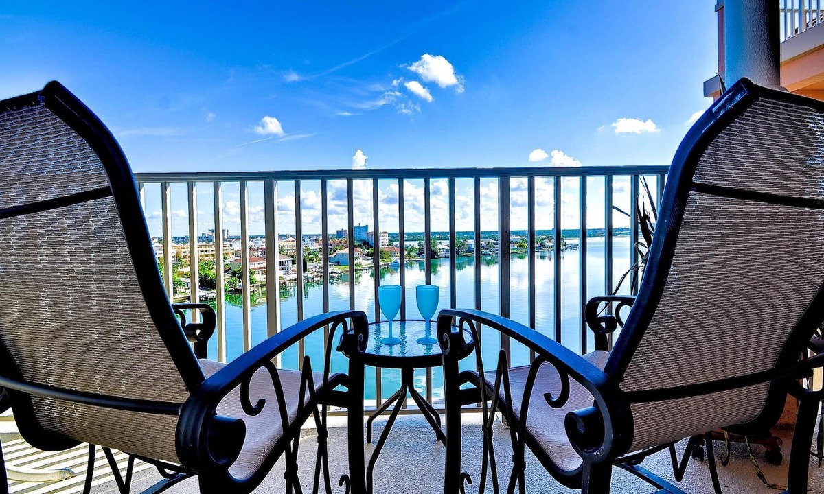Clearwater Beach Condo | Harborview Grande 705 Bay Front Condo