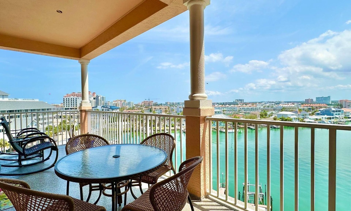 Clearwater Beach Condo | Harborview Grande 701 Stunning Bay Views