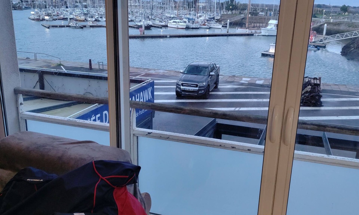 Saint-Vaast-la-Hougue House | Harbour life show