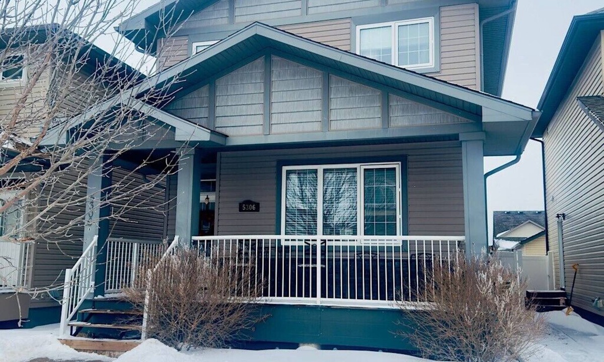 Regina House | Harbour Landing Family Home