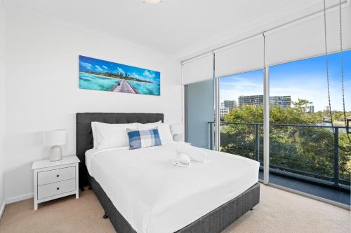 Biggera Waters Hotel | Harbour Quays Apartments