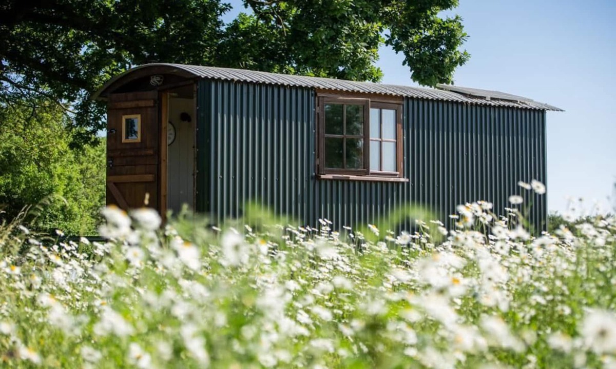 Emsworth Apartment | Harbour Ranch Hut - Rustic Countryside Escape