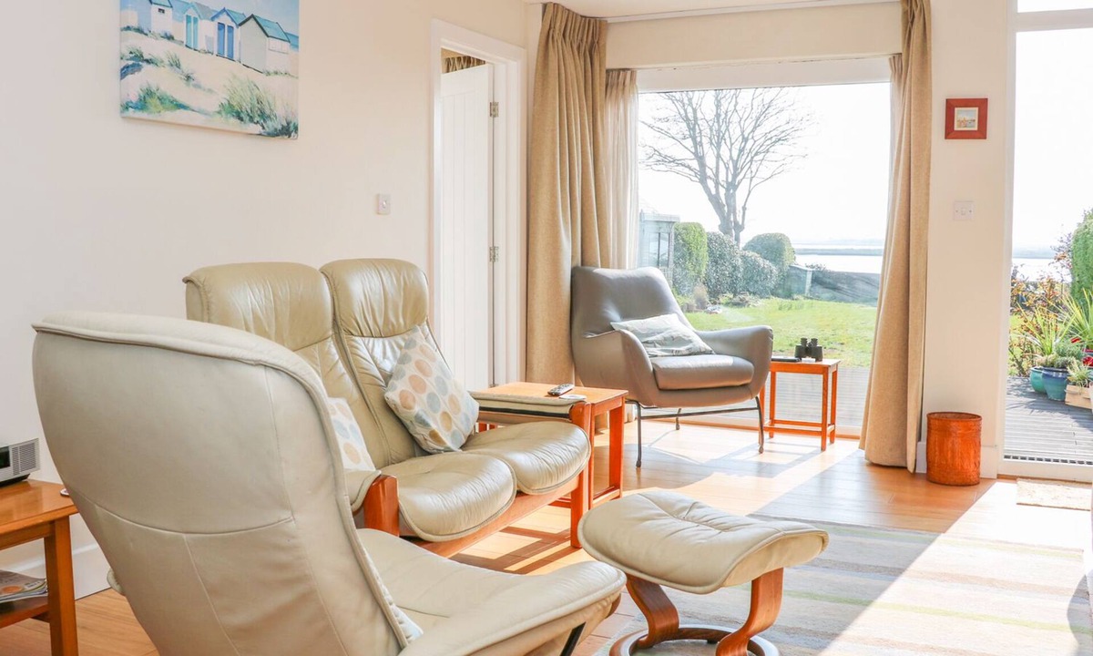 Christchurch Cottage | Harbour View, Mudeford