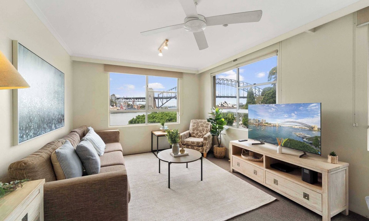 McMahons Point Apartment | Harbourside 10 Summar