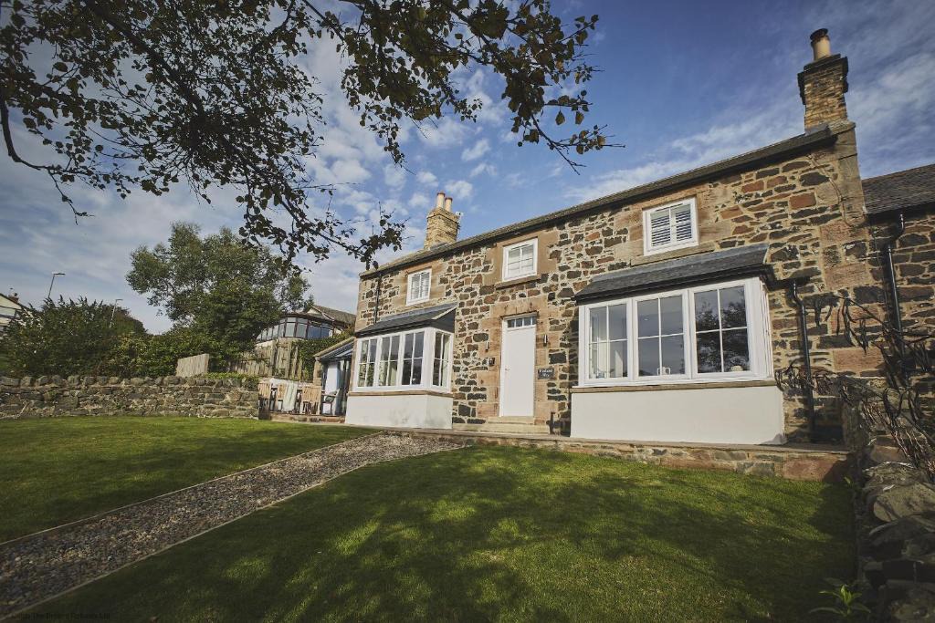 Craster House | Harbourway