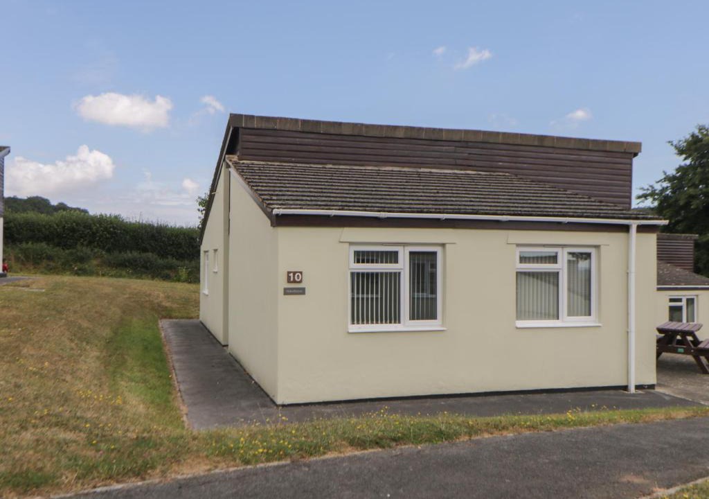 Heligan House | Harcombe House Bungalow 10