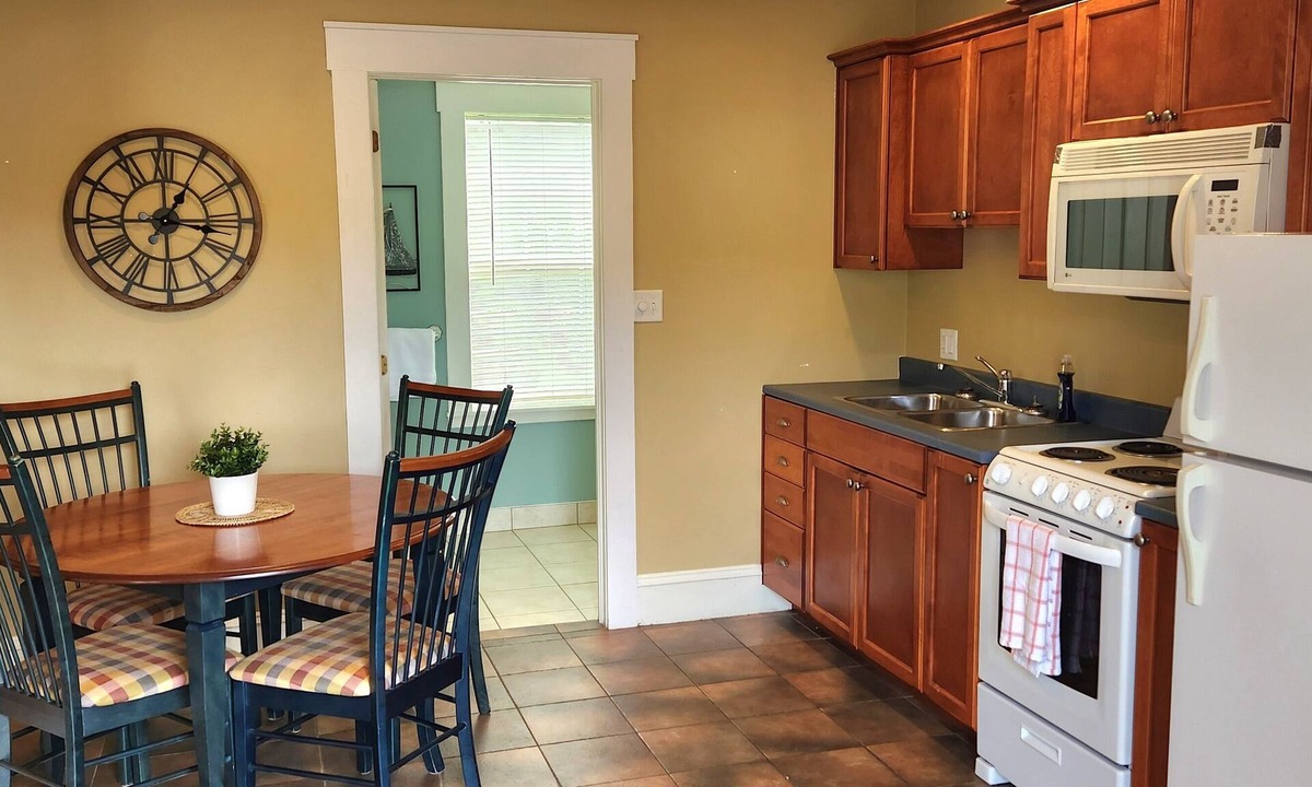 Shediac Apartment | Hardy's Parlee Beach Suite #23