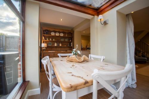 Aldborough House | Hare Cottage