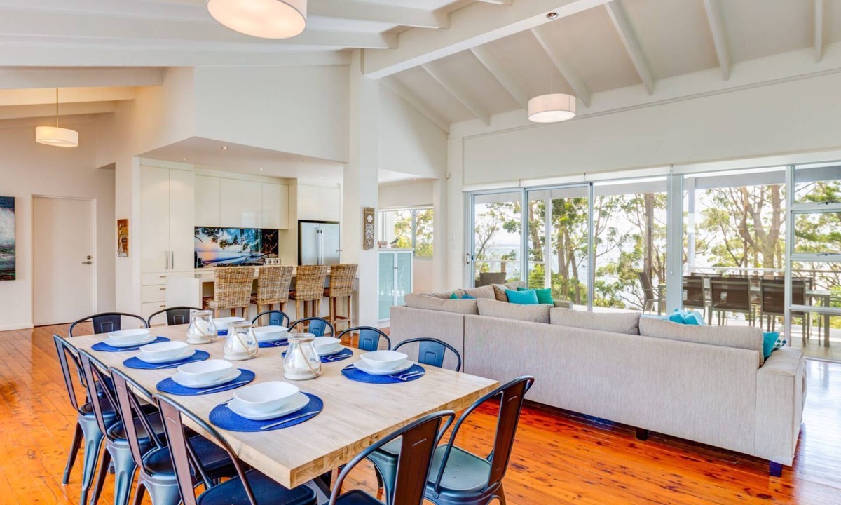Vincentia House | Harlequin Beach House, Vincentia