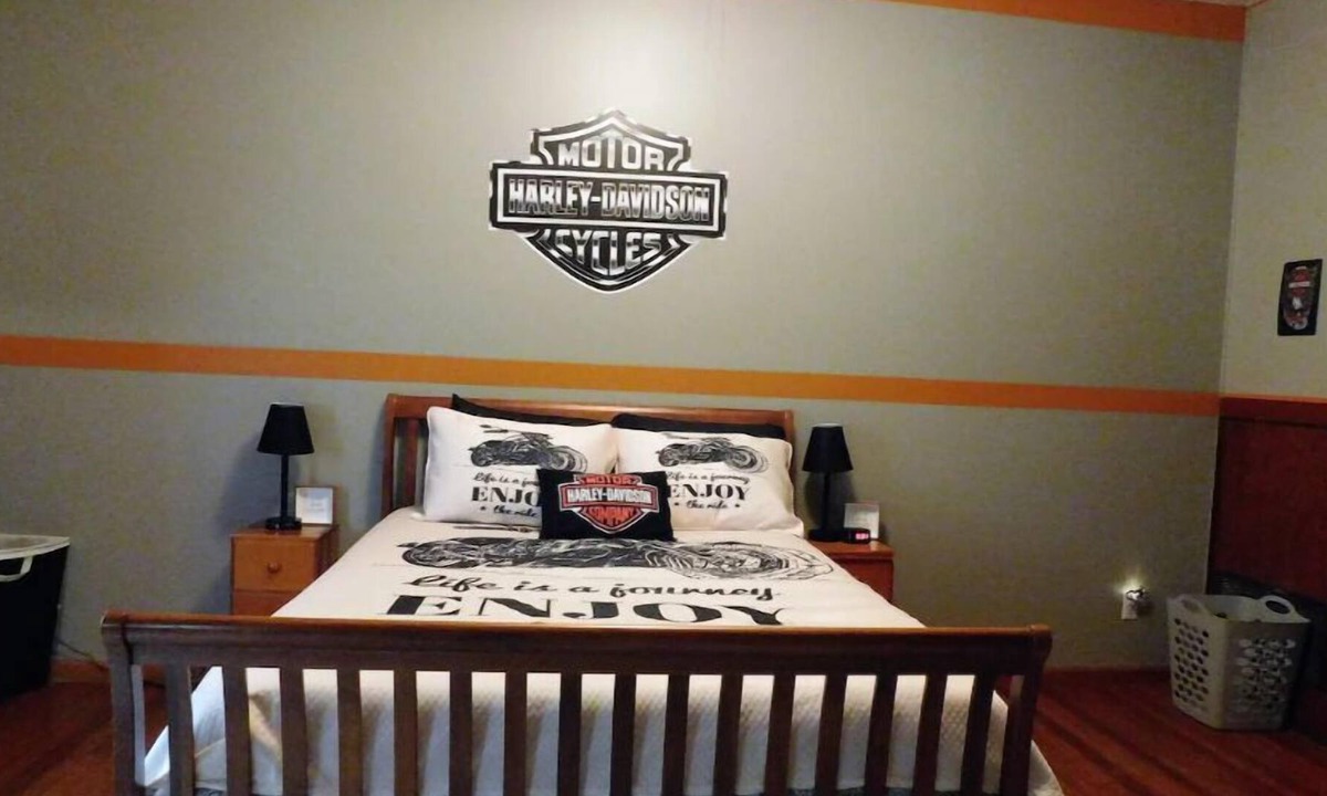 Rushville Apartment | Harley Davidson Roadhouse near Breweries, FLX