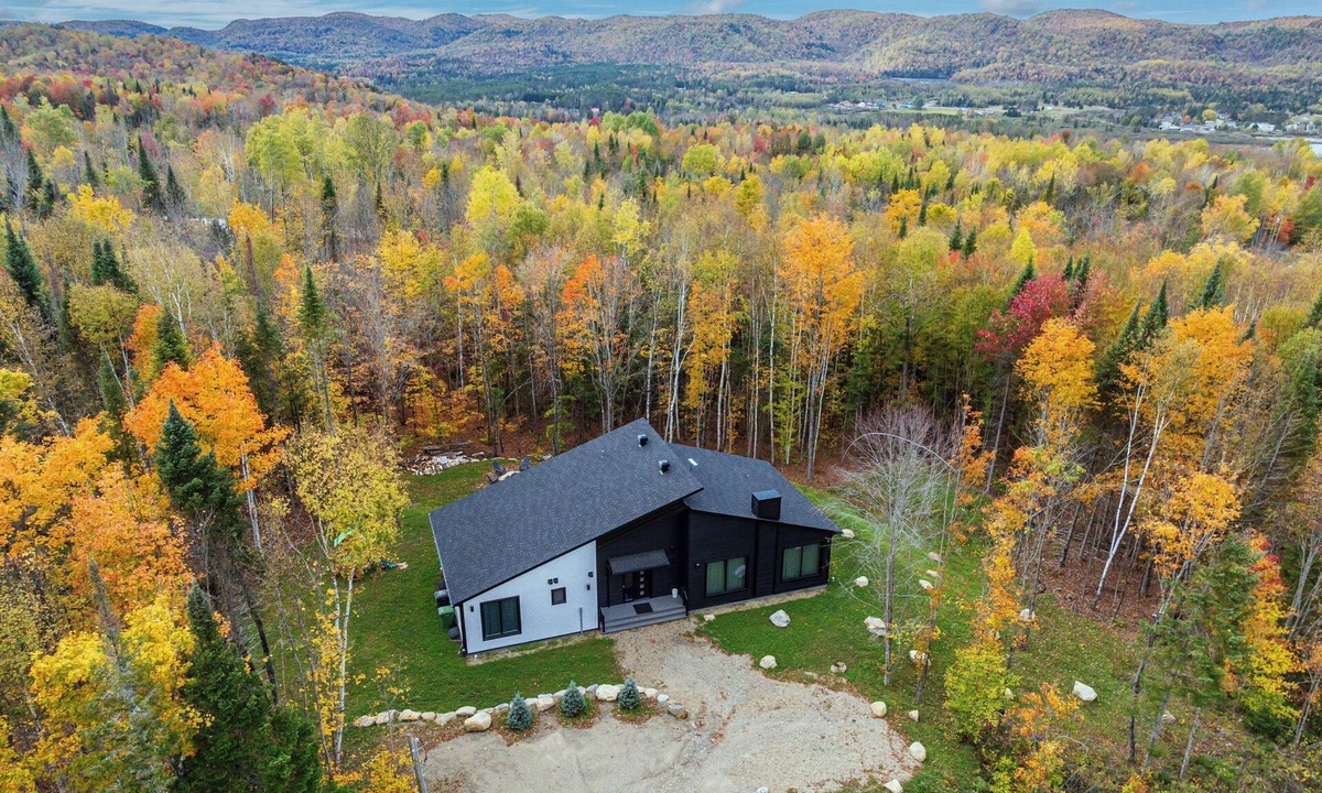 Amherst Ski Chalet | Harmonie KanataTremblant (179 Printemps)