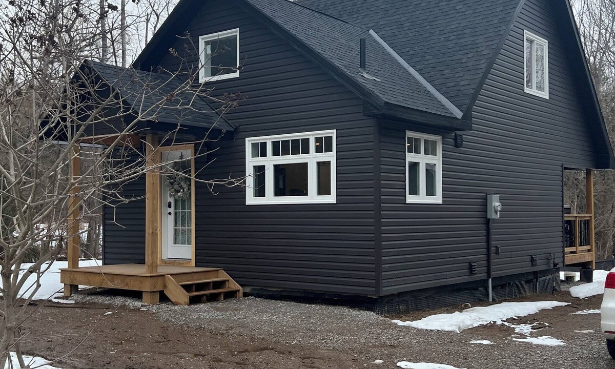 Severn House | Harmony hausnPerfect place for adventure or work 5 minutes to down town Orillia.