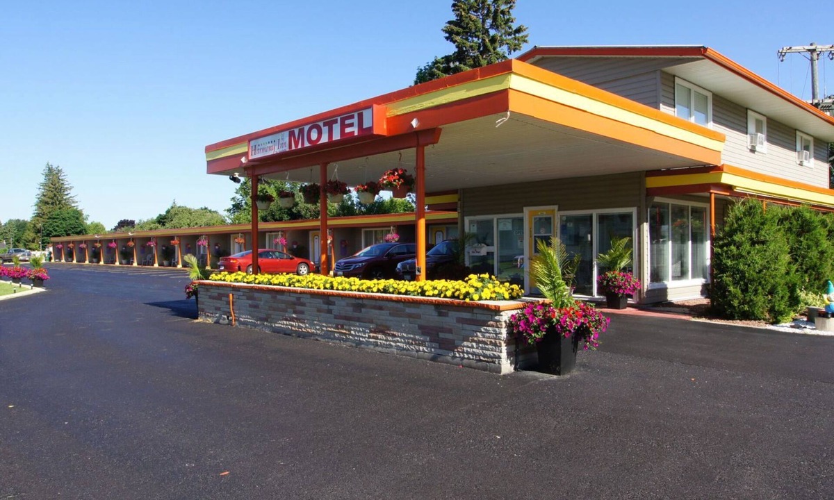 Goderich Hotel | Harmony Inn