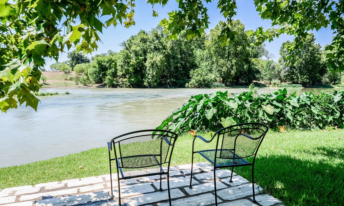 Bastrop Apartment | HarmonyHouse: Pet Friendly Zen River Retreat