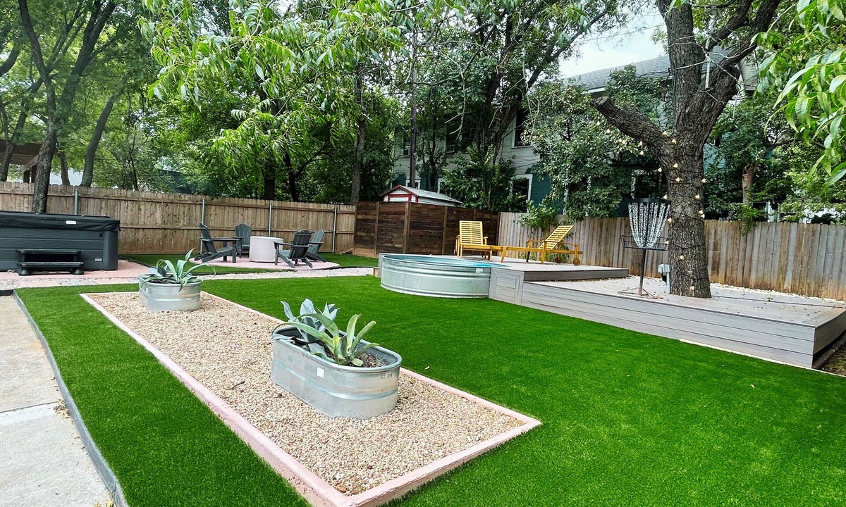 Waco House | Harp Haven: Silos, Pool, Hot Tub, Fire Pit, King Beds & More