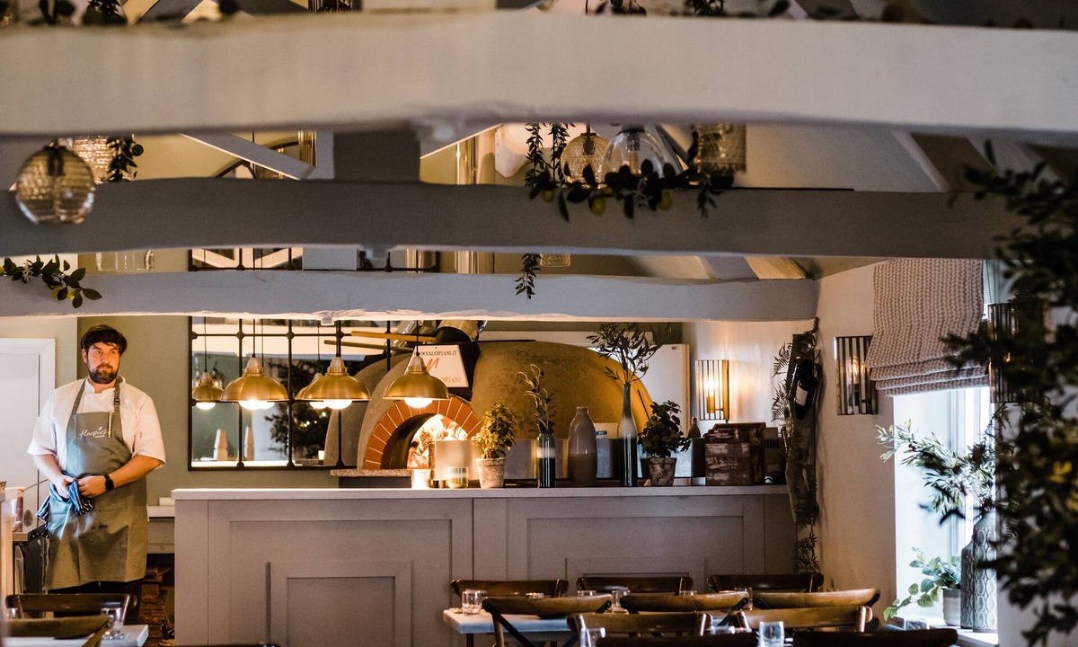 Melbourne Hotel | Harpur's of Melbourne