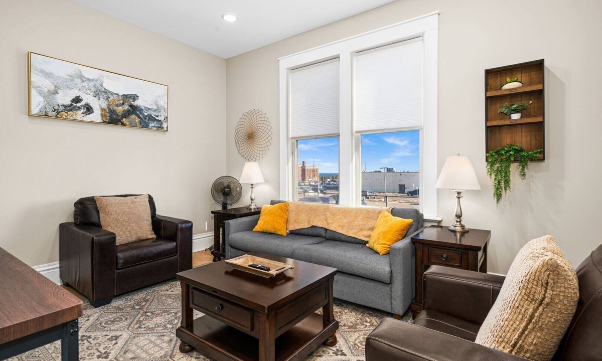 East Hillside Apartment | Harris House 2 | On Hospital Campus