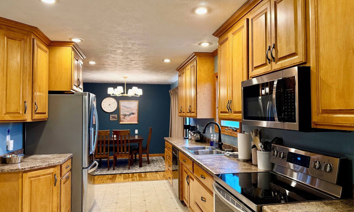 Harrisburg House | Harrisburg Haven Pet-Friendly Near Sioux Falls