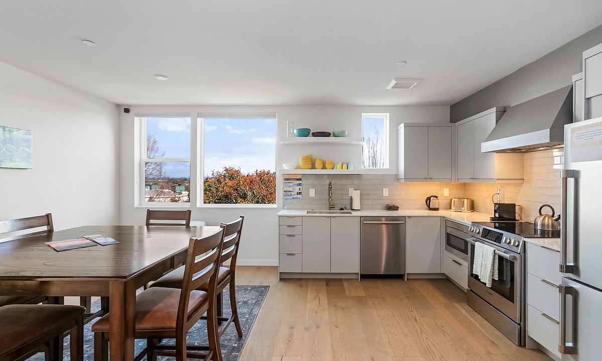 East Queen Anne House | Harry Potter Sweet Suites