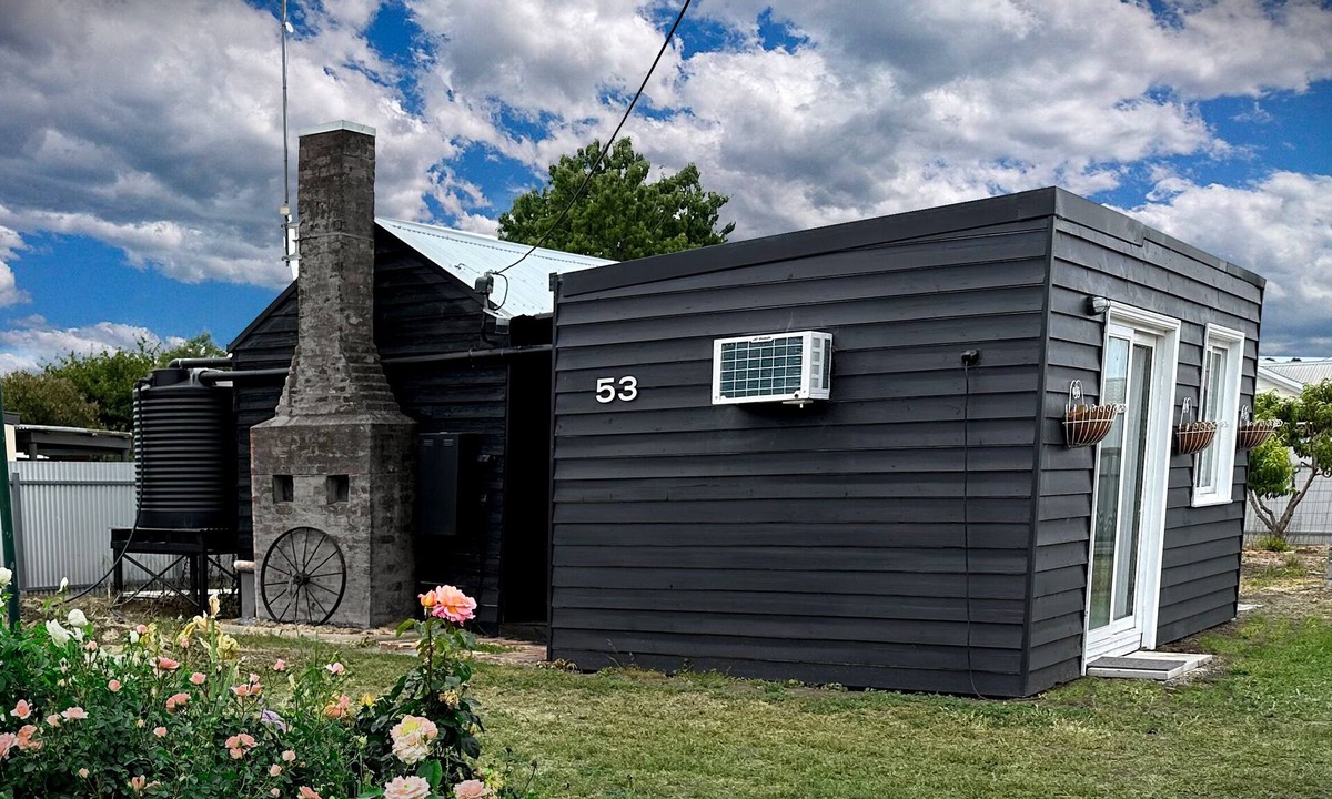 Murtoa Cottage | "Harry's Place" Cottage