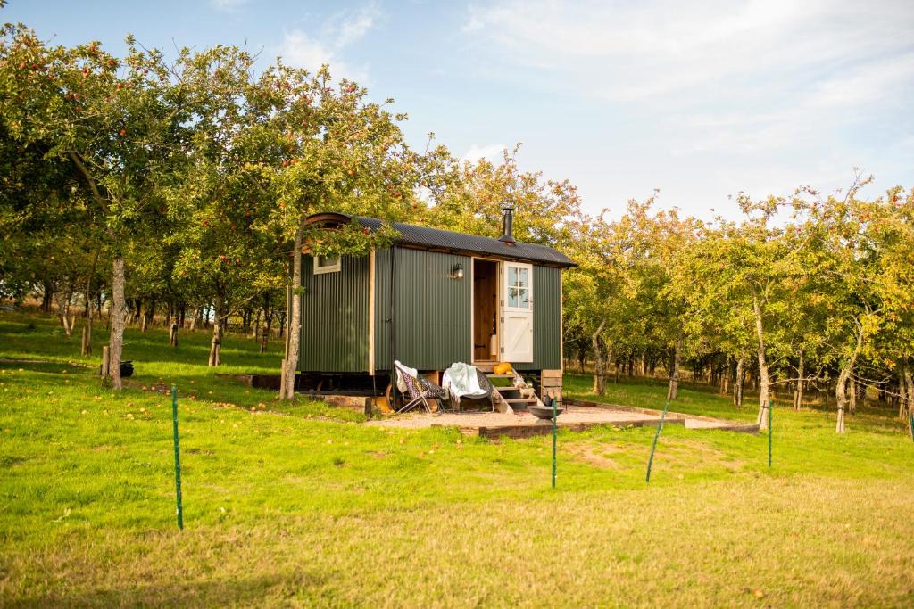 Monmouth House | Harrys Hideout - Shepherd's Huts at Harrys Cottages