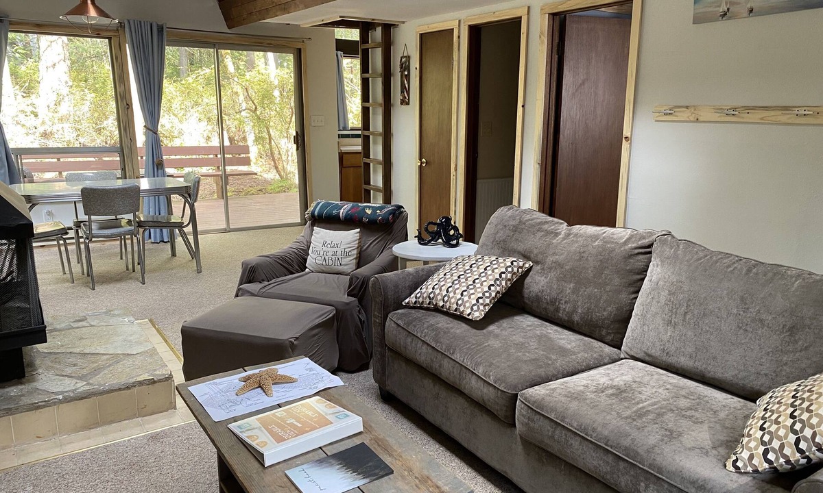 Burley Cabin | Harstine Island cabin