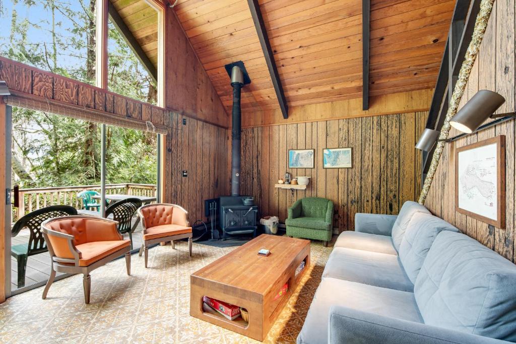 Burley House | Hartstene Pointe Haven