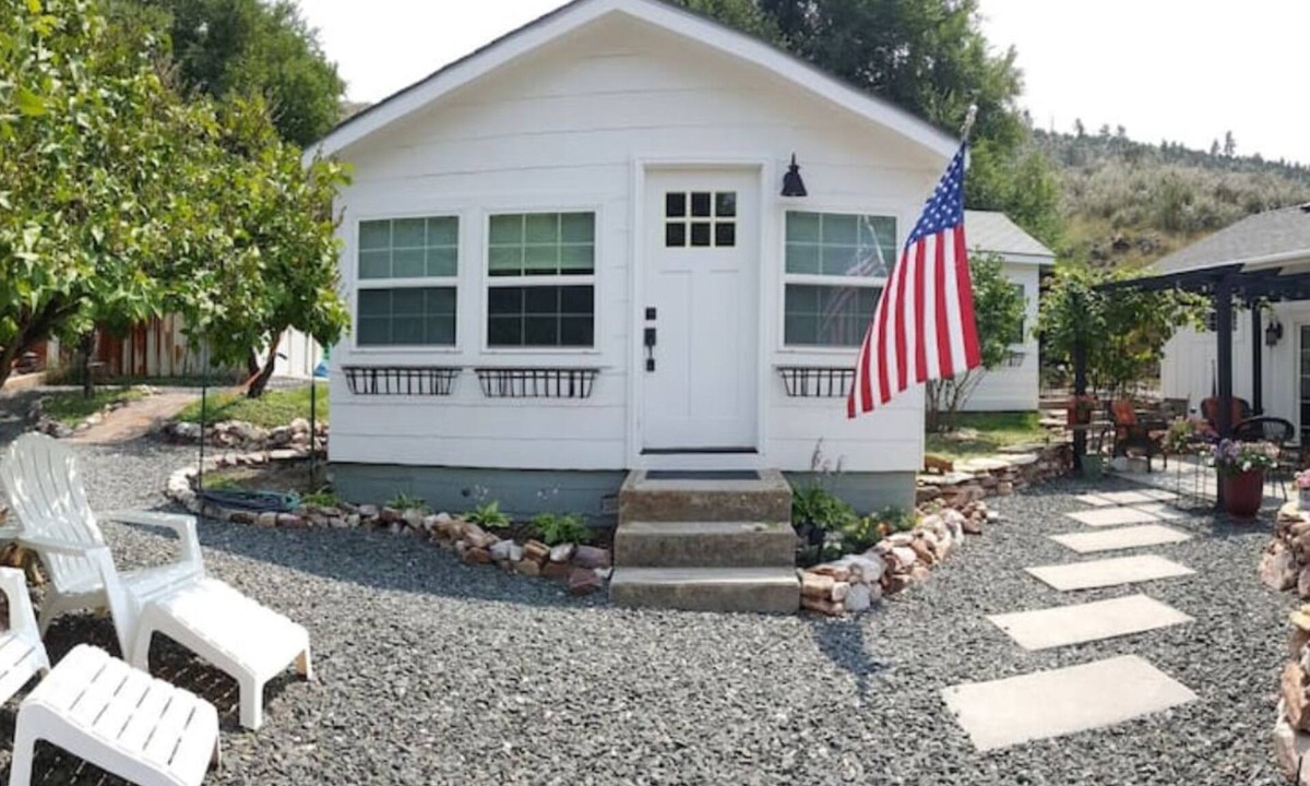 Hartville Cottage | Hartville Hideaway in the Hills - Miner's Cottage