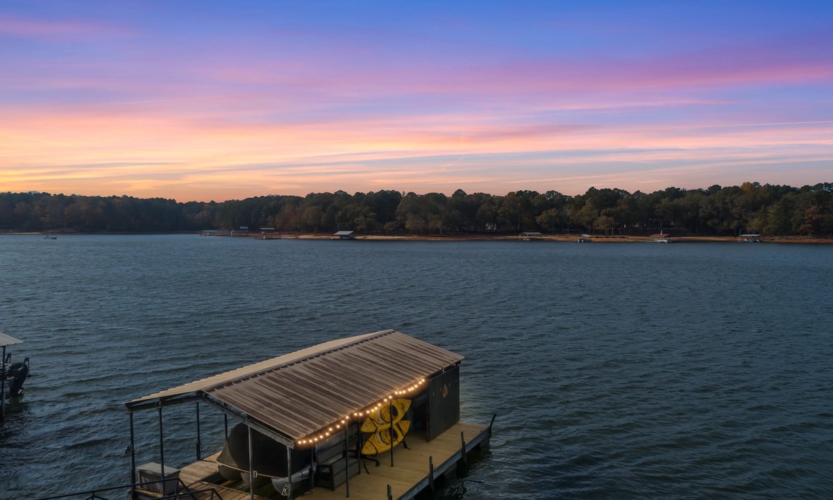 Oconee County House | Hartwell Haus with Dock & Playground