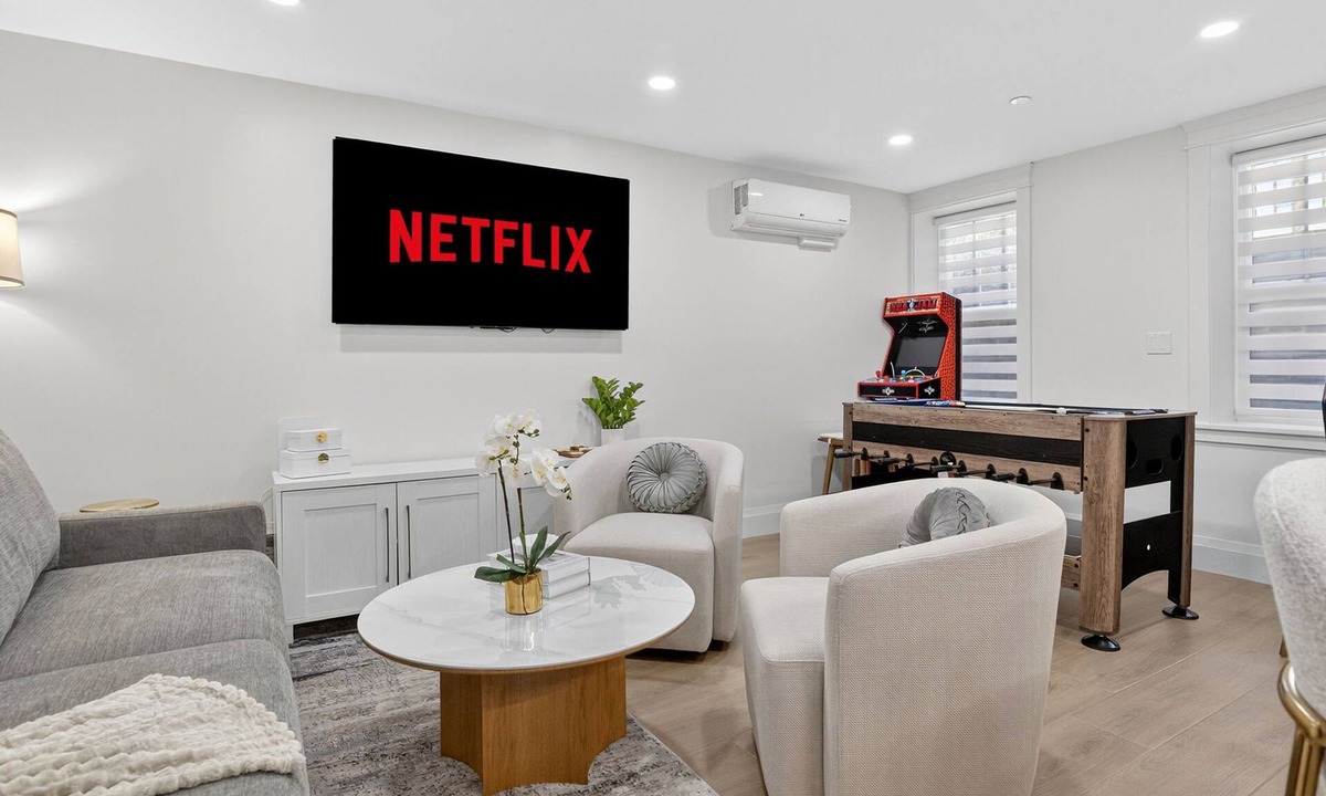 Mid-Cambridge Apartment | Harvard MIT Lux | Game Room + Parking + Subway