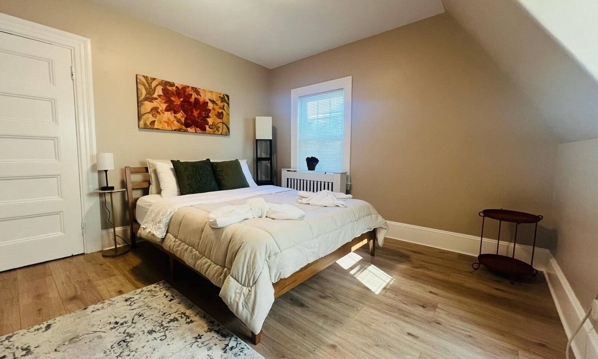 Mid-Cambridge Apartment | Harvard/MIT: Most loved by repeat guests & long-term guests!
