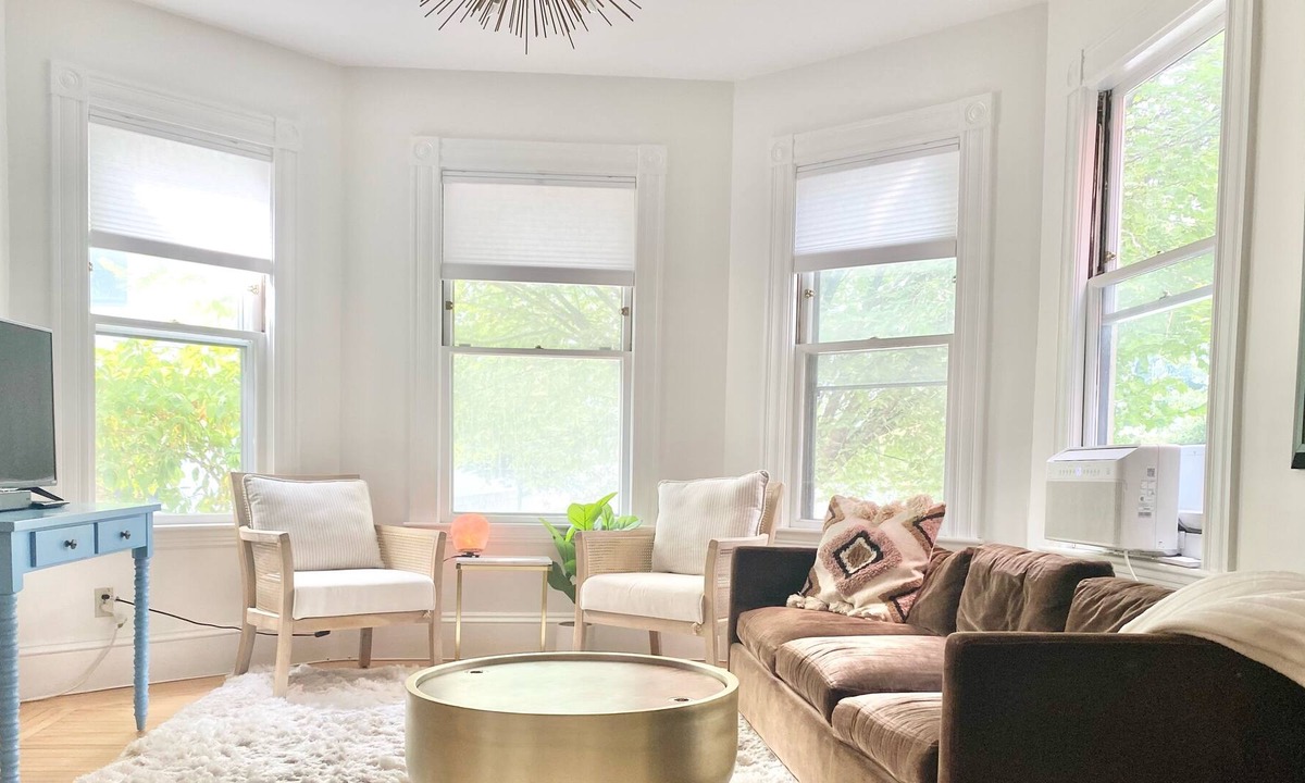 Mid-Cambridge Apartment | Harvard Square: Charming 3 bed, 2 bath