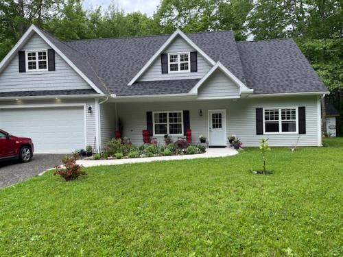 Middleton House | Harvest Moon Trail Hideaway