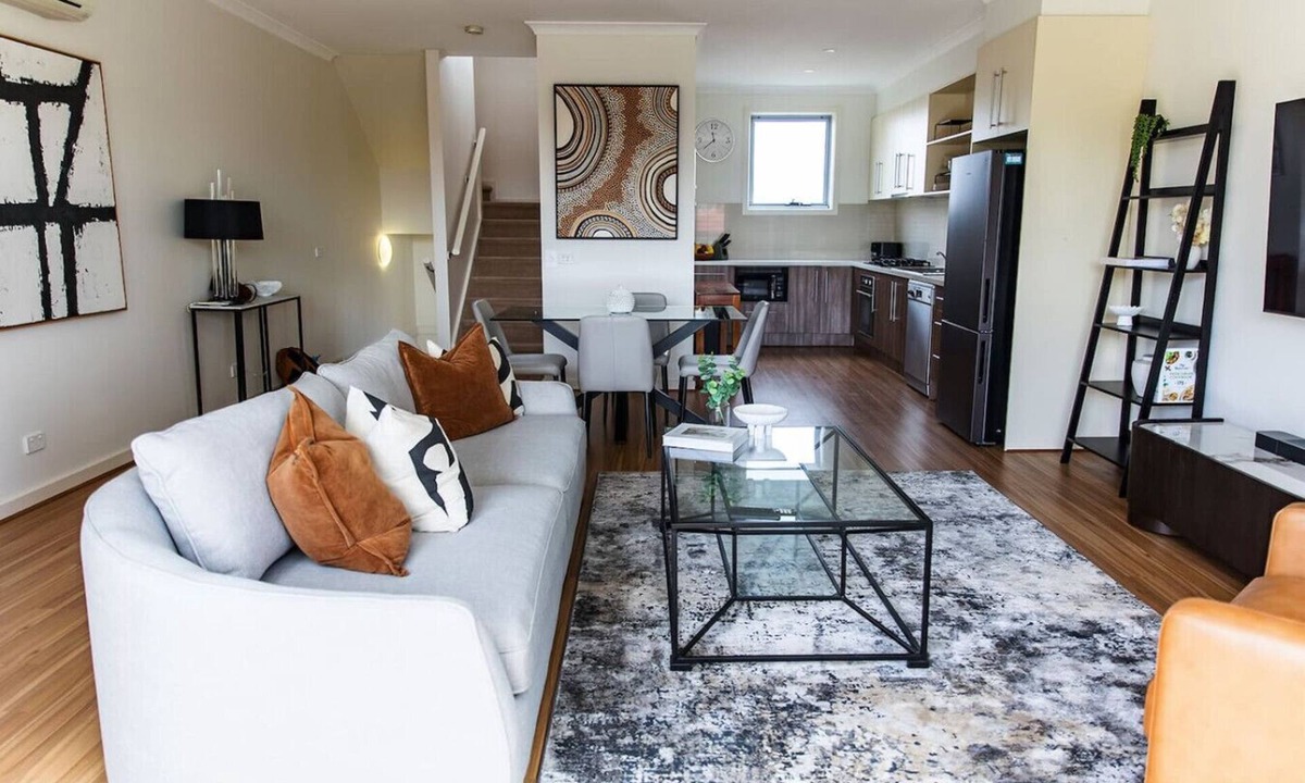 Ringwood House | Harvey | Stylish home | Great Location