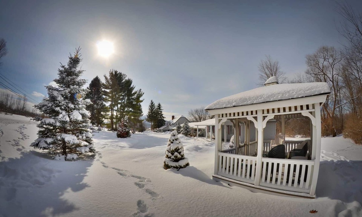 Bennington Hotel | Harwood Hill Motel