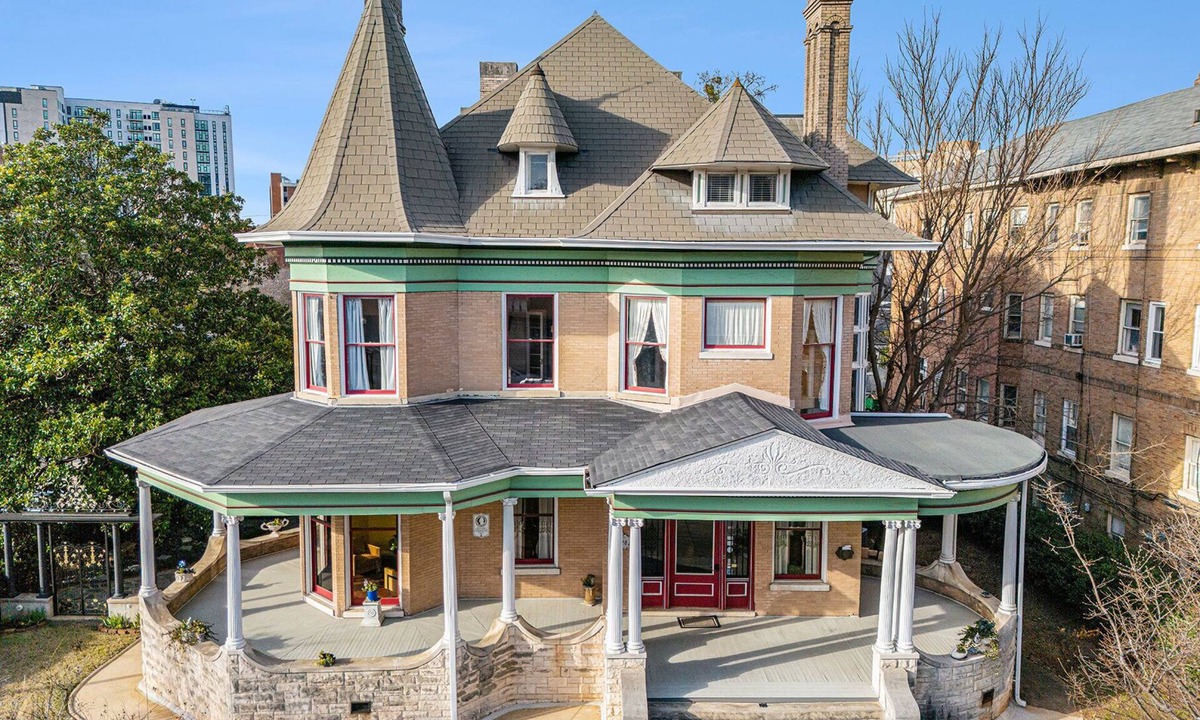 Five Points South House | Hassinger Daniels Guest House