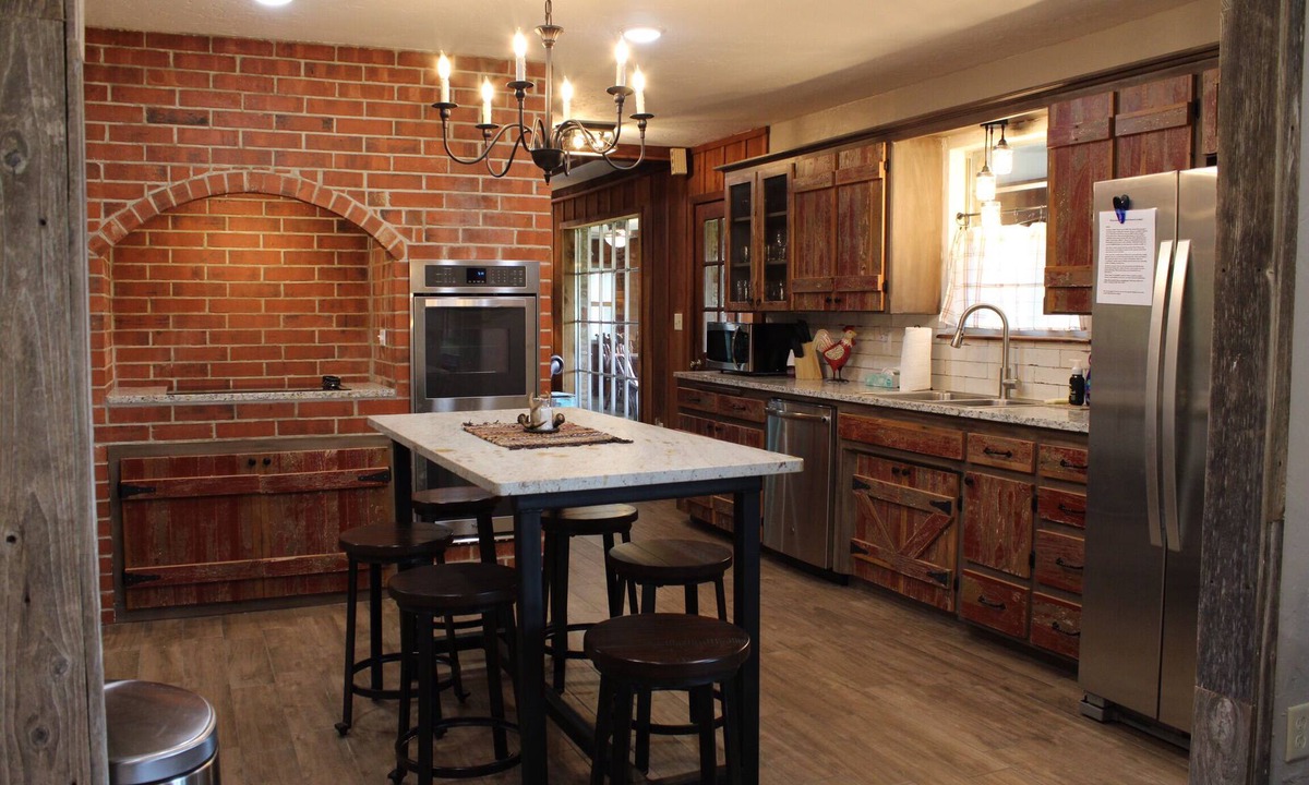 Ponca City House | HaT Ranch Lodge. Perfect for a large group or multiple families. NO CLEANING FEE