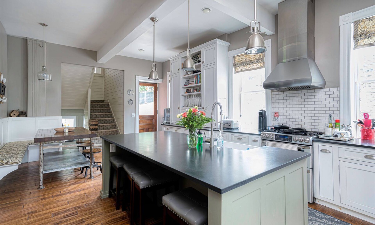 Towanda Bed & Breakfast | Hatch House Bed & Breakfast