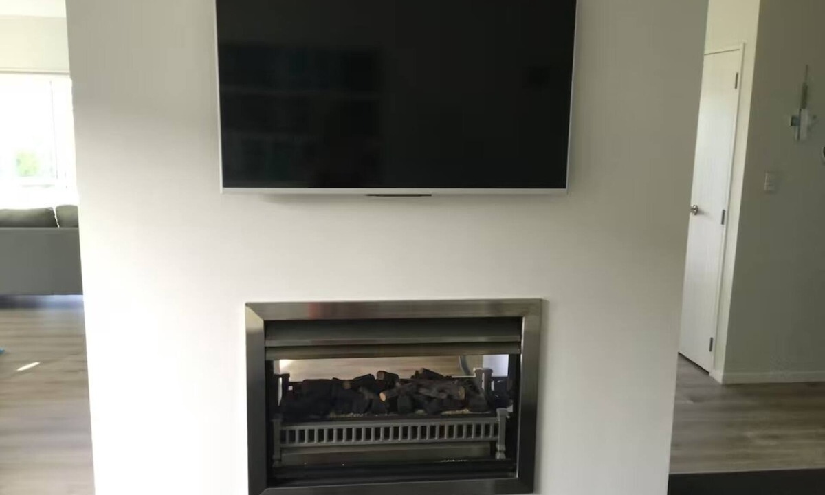 Orewa House | Hatfield Hideaway (next to Orewa beach)