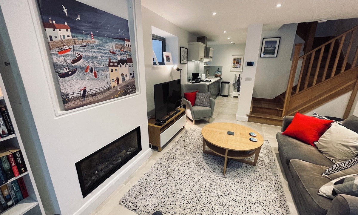 Cleveland House | Hathaway Gardens, West Ealing, London