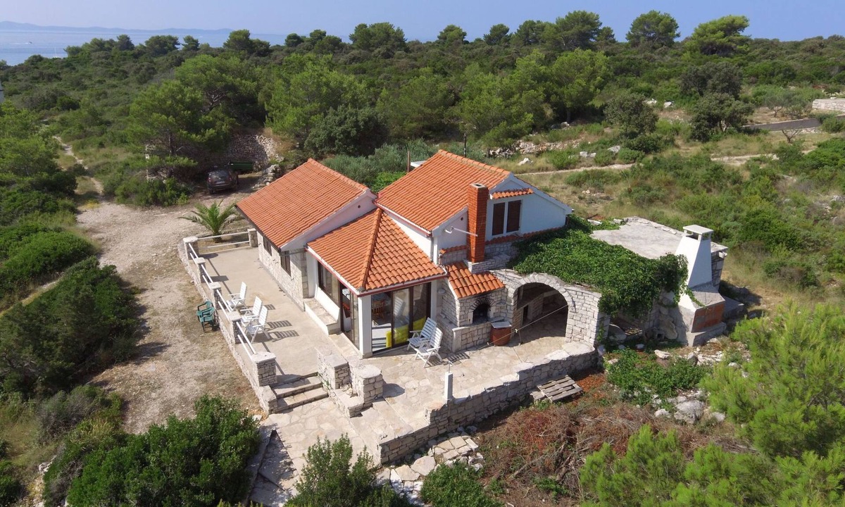 Cove Makarac (Milna) House | Haus am Meer Šolta by Interhome