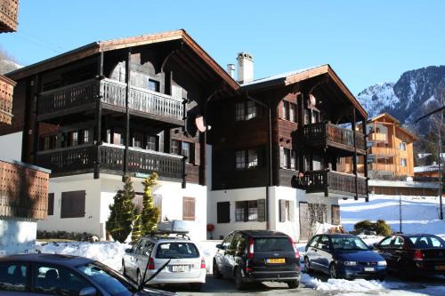 Blatten bei Naters Apartment | Haus Bachhüs - Wohnungen mit Balkon und Bergsicht