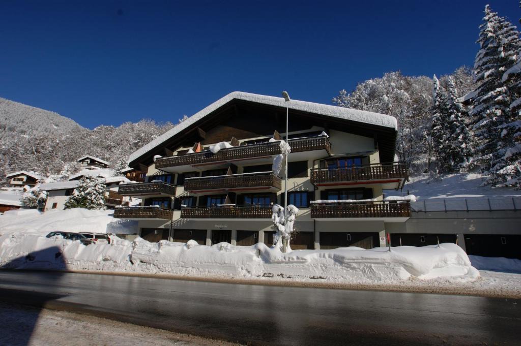 Klosters Dorf Apartment | Haus Euphrasia