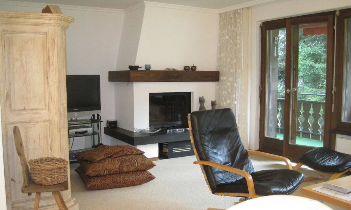 Klosters Dorf Apartment | Haus Fiorina 3 3½-Zimmerwohnung by Interhome