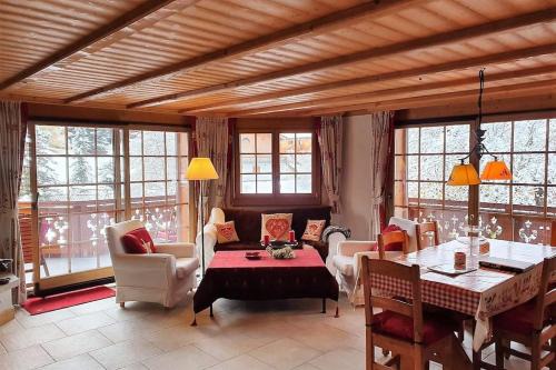 Les Posses-sur-Bex Apartment | Haut closel 4