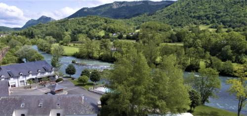 Saint-Pe-de-Bigorre Hostel | Hautes-Pyrénées Sport Nature