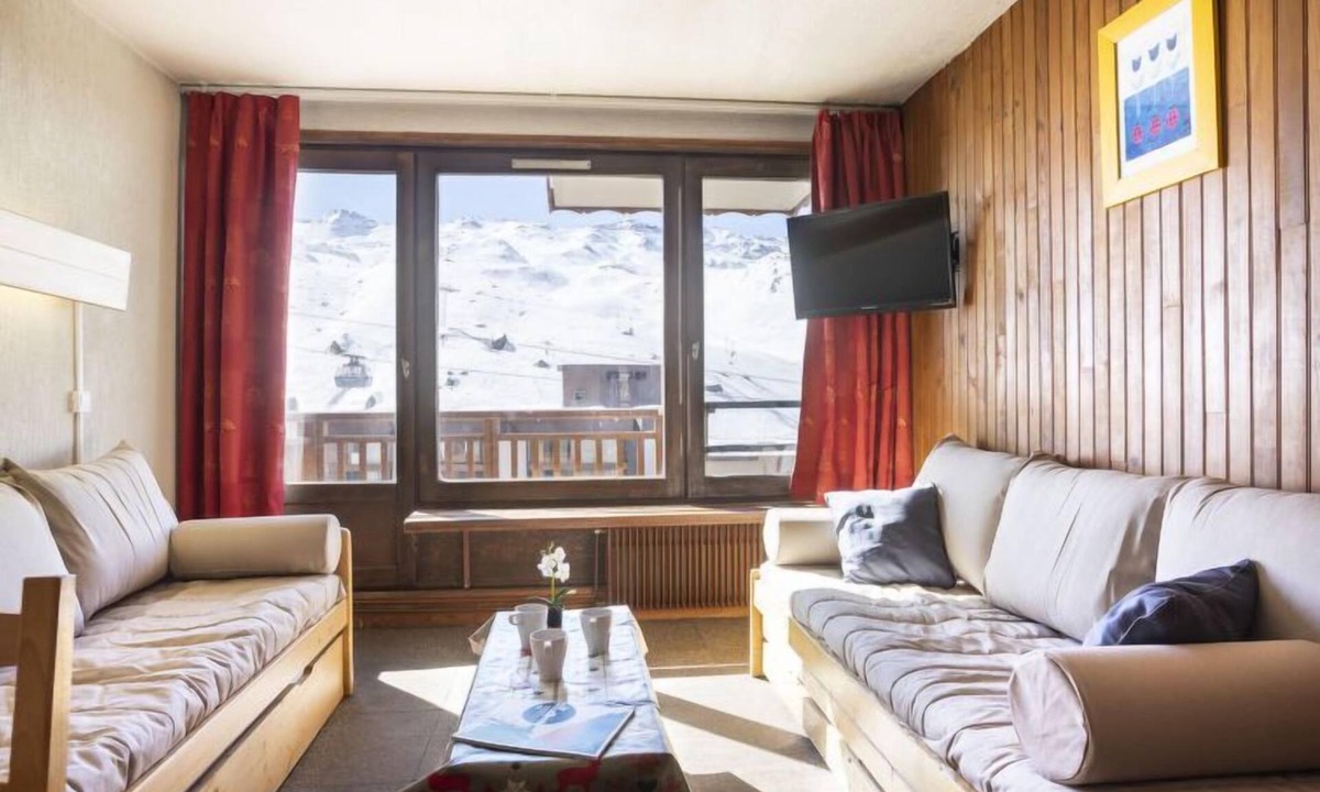 Val-Thorens Apartment | Hauts De Chaviere A13 by Interhome