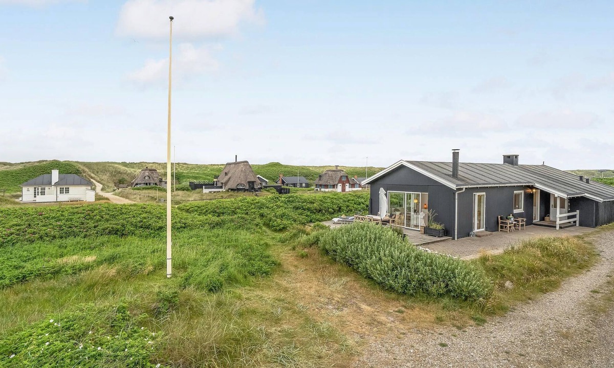 Fjand Badeby House | Have a nice vacation in this vacation home with only 100 m distance to the sea.